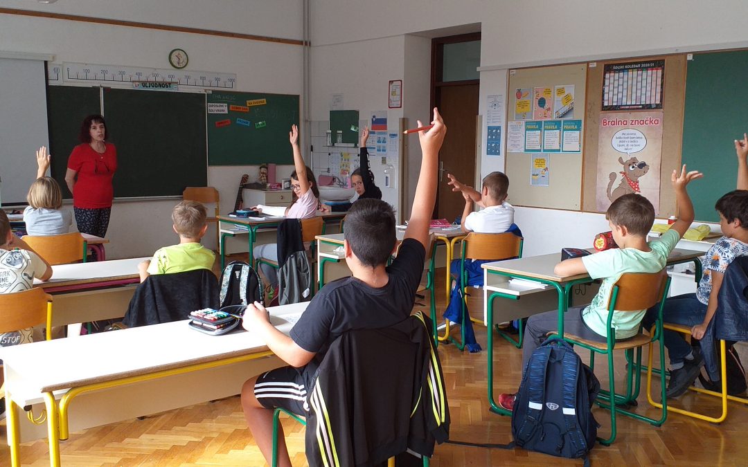 Na podružnični šoli Adlešiči smo obeležili mednarodni dan pismenosti in začetek projekta Nacionalnega meseca skupnega branja
