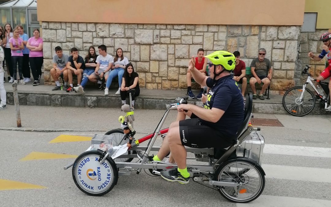 TRETJEŠOLCI POZDRAVILI DEŽELAKA JUNAKA